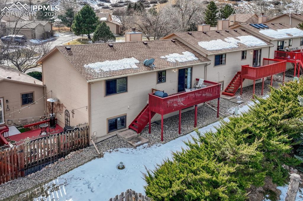 Image 26 of 40: Back of Structure