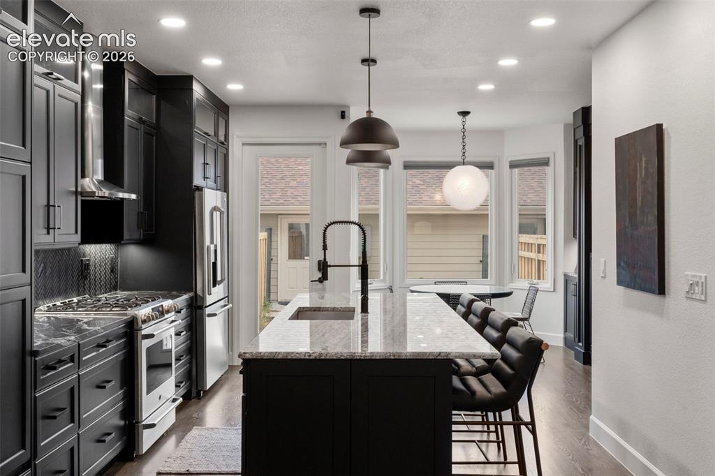 Image 9 of 34: Kitchen