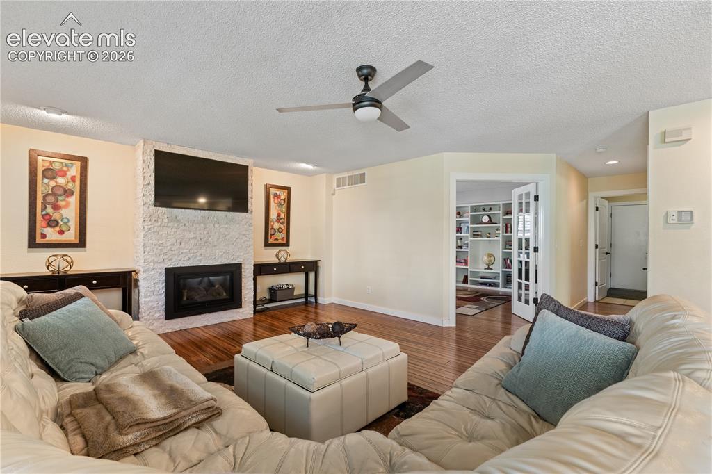 Image 10 of 44: Living Room