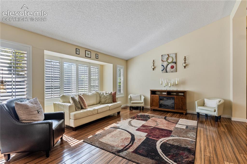 Image 12 of 44: Living Room