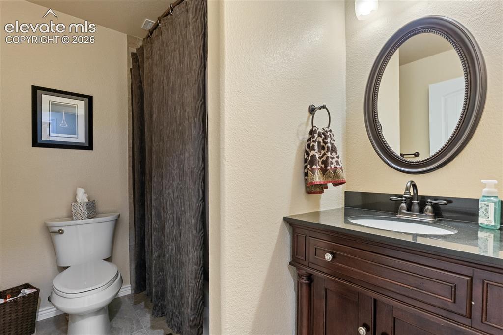 Image 41 of 44: Bathroom