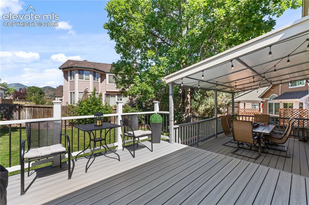 Image 43 of 44: Deck