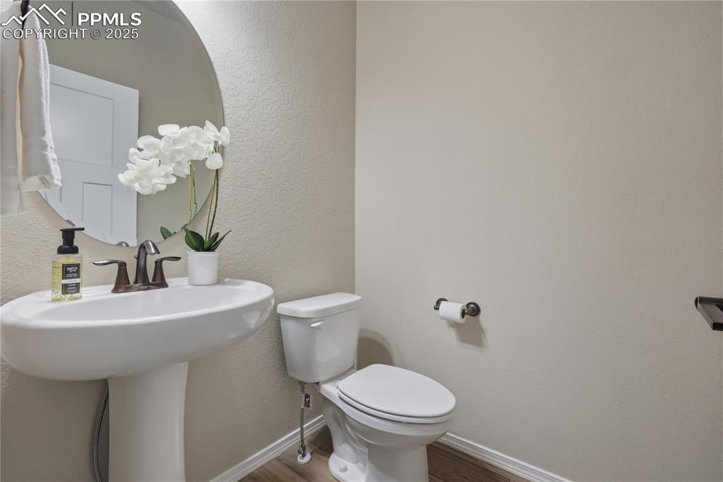 Image 10 of 28: Bathroom