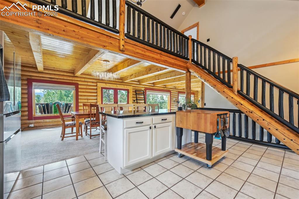 Image 4 of 42: Kitchen