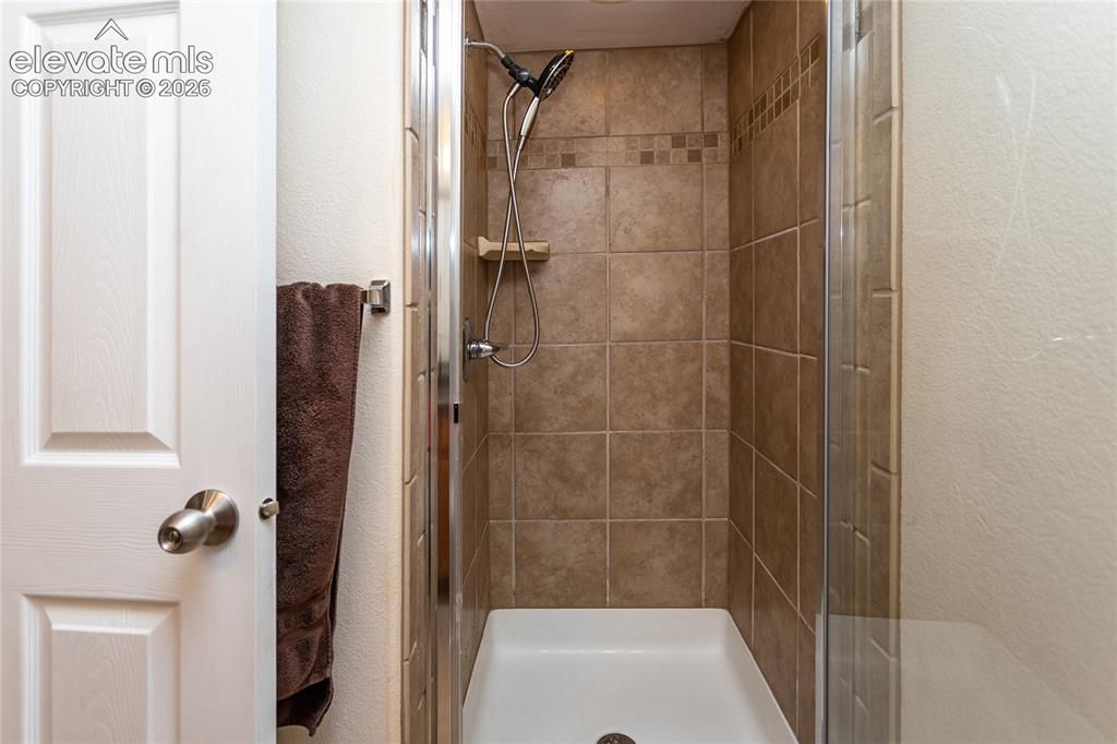 Image 44 of 50: Bathroom