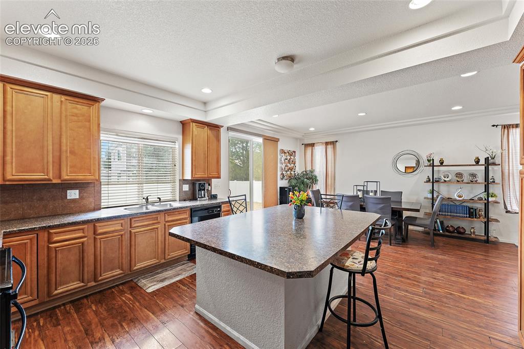 Image 8 of 37: Kitchen