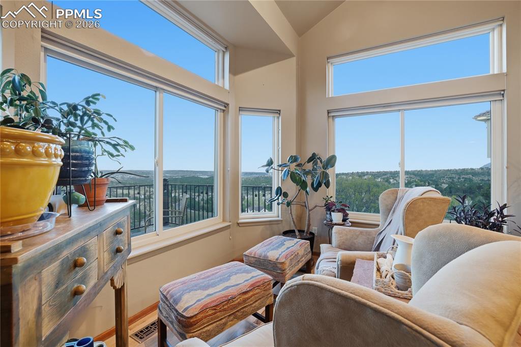 Image 11 of 50: Sun Room