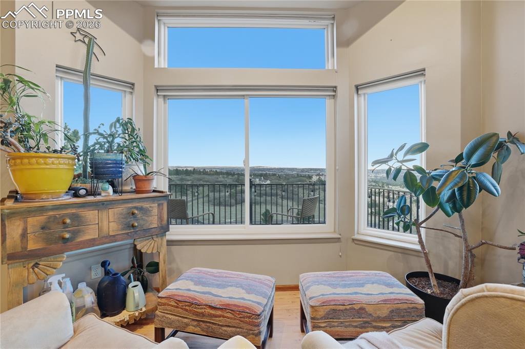 Image 12 of 50: Sitting Room