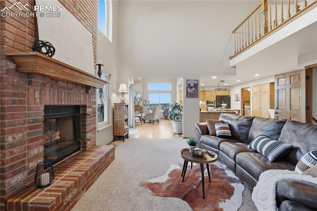 Image 13 of 50: Living Room