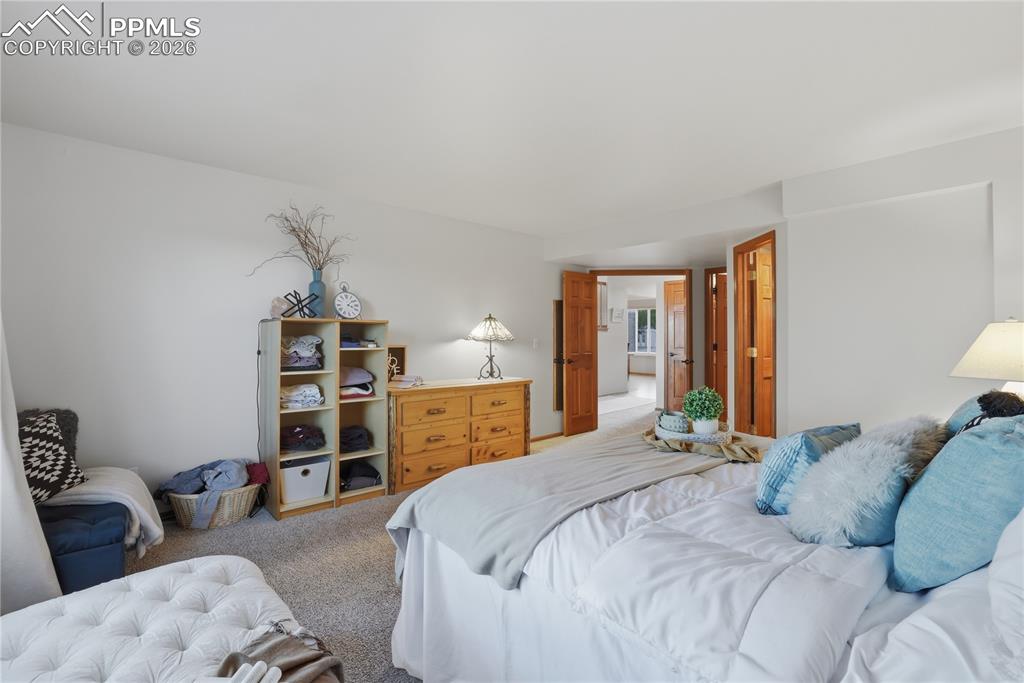 Image 24 of 50: Bedroom