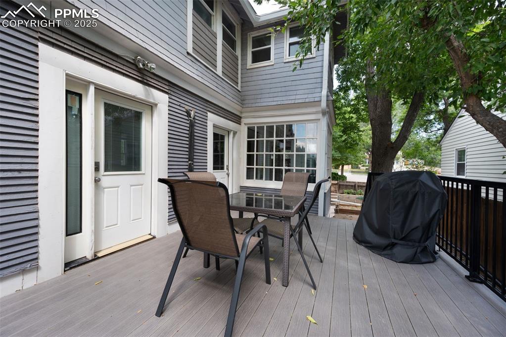 Image 26 of 31: Back deck