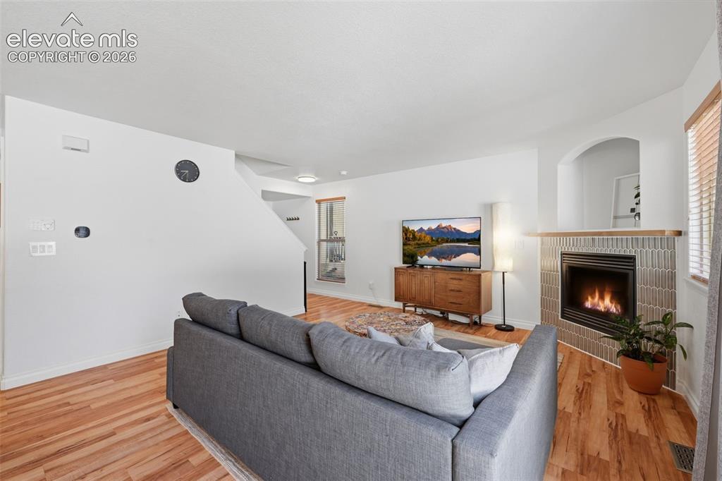 Image 6 of 27: Living Room