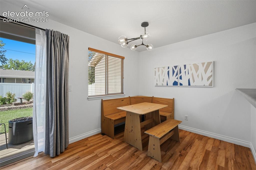 Image 8 of 27: Dining Area