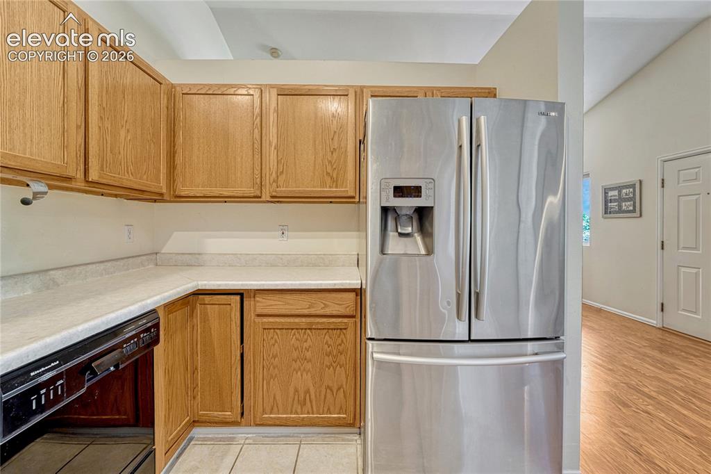 Image 12 of 40: Kitchen