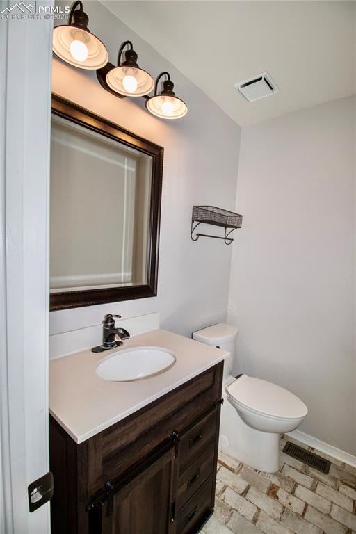 Image 15 of 29: Bathroom