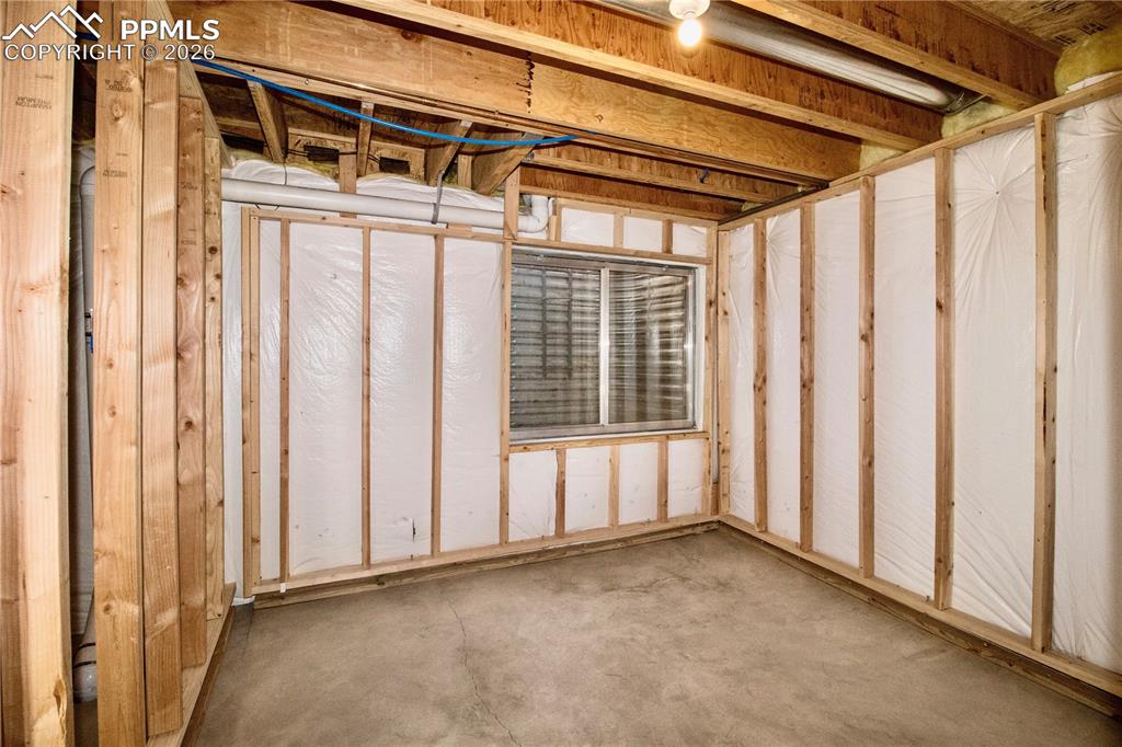 Image 19 of 29: Storage