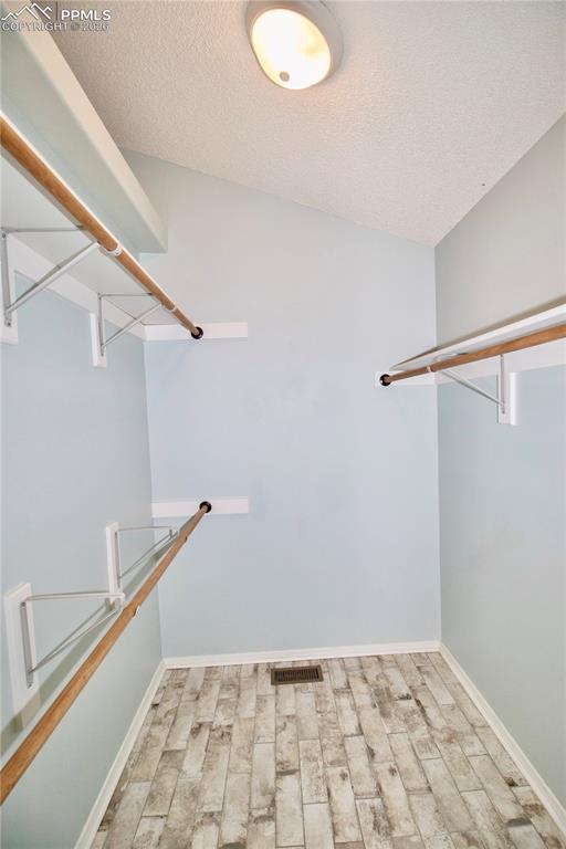 Image 27 of 29: Closet