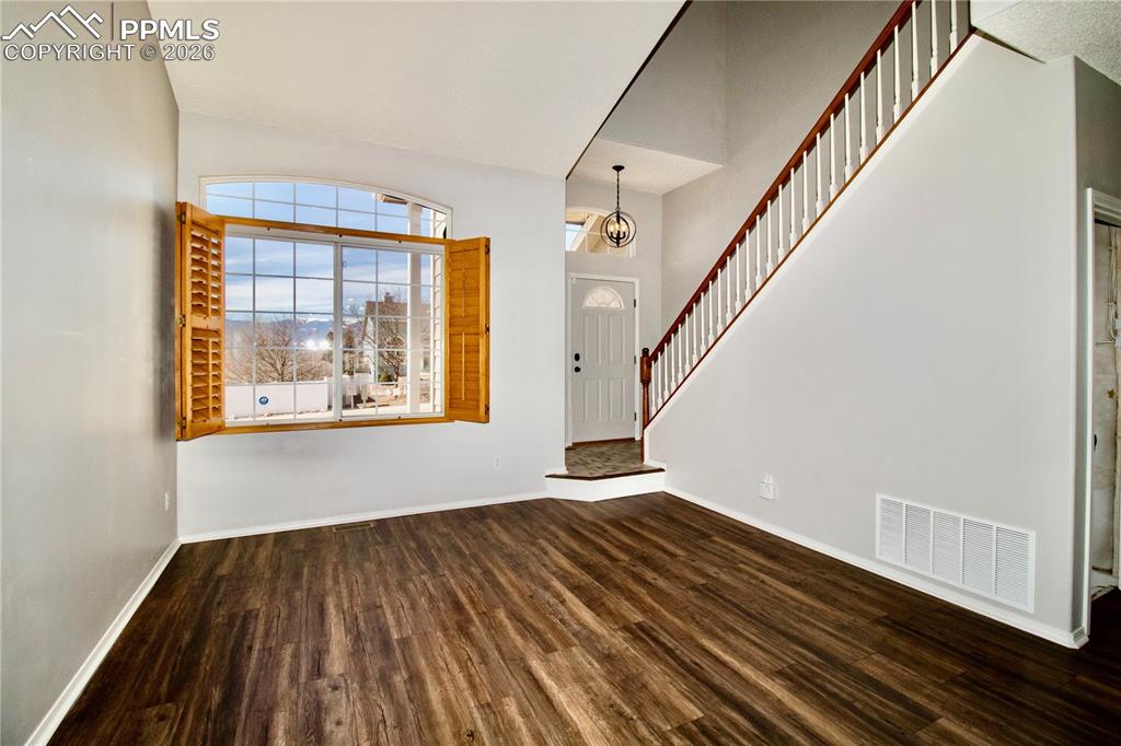 Image 5 of 29: Entry