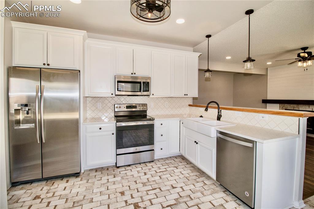 Image 9 of 29: Kitchen