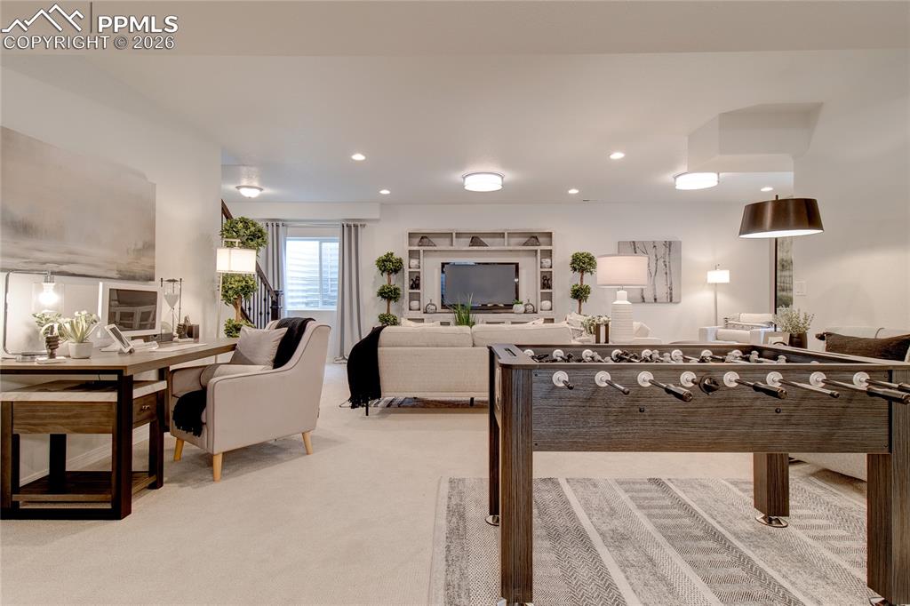 Image 27 of 35: Living Room