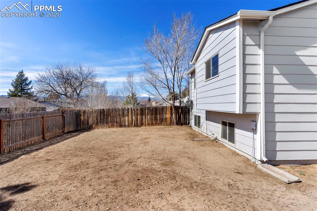 Image 23 of 23: Yard