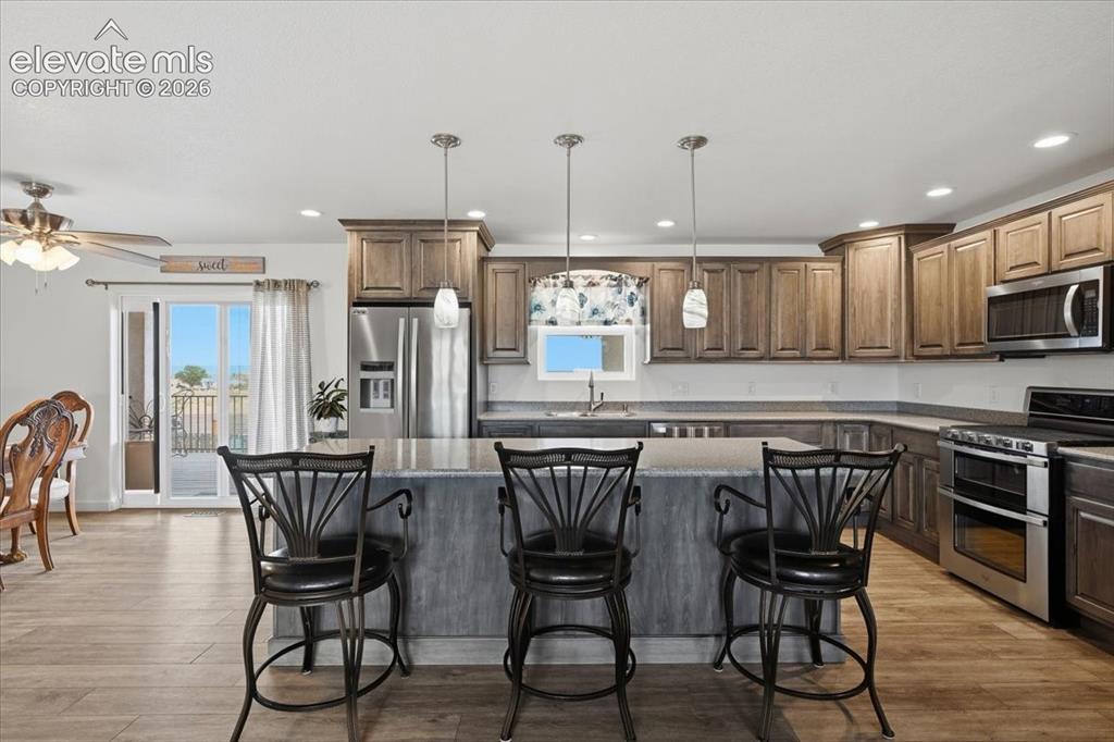 Image 19 of 50: Kitchen