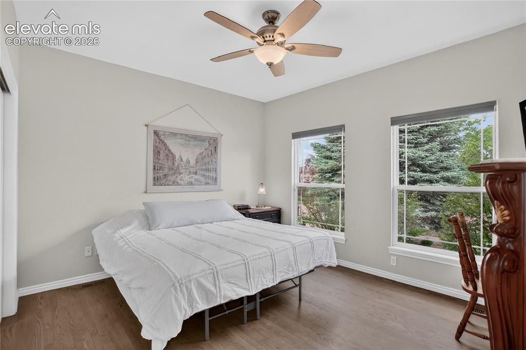 Image 12 of 27: Secondary suite - main level
