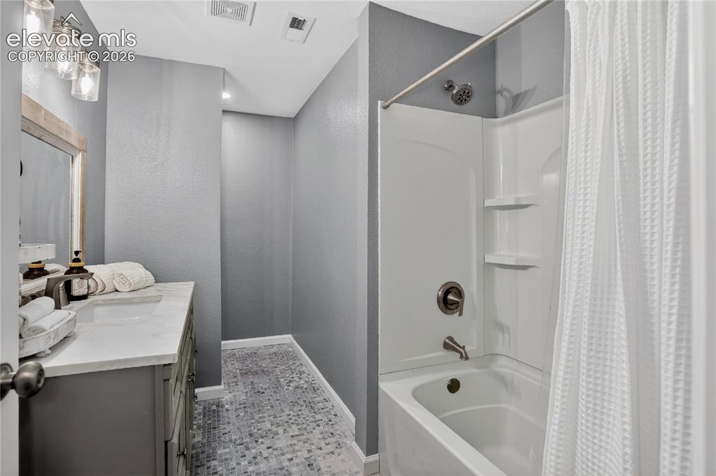 Image 23 of 27: Full bath - lower level