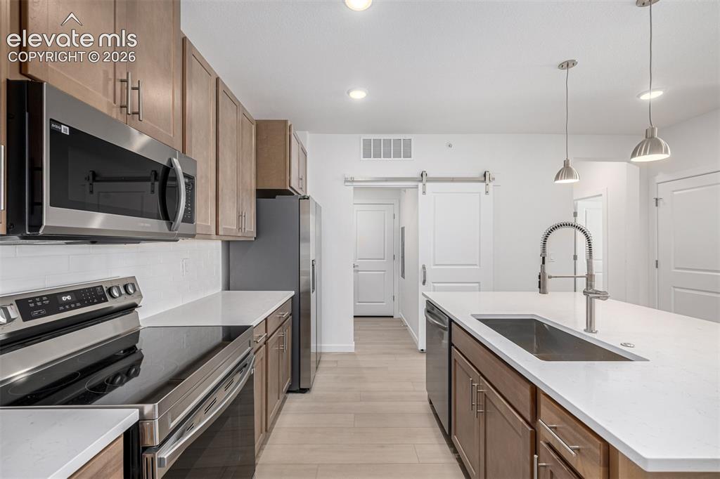 Image 11 of 34: Kitchen