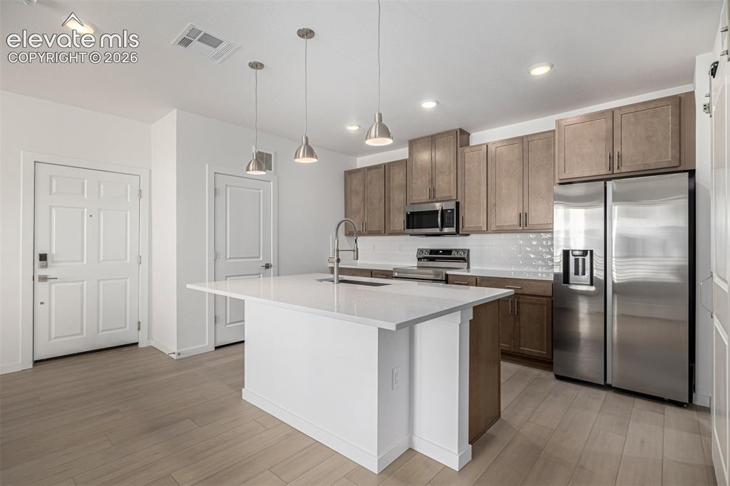 Image 8 of 34: Kitchen
