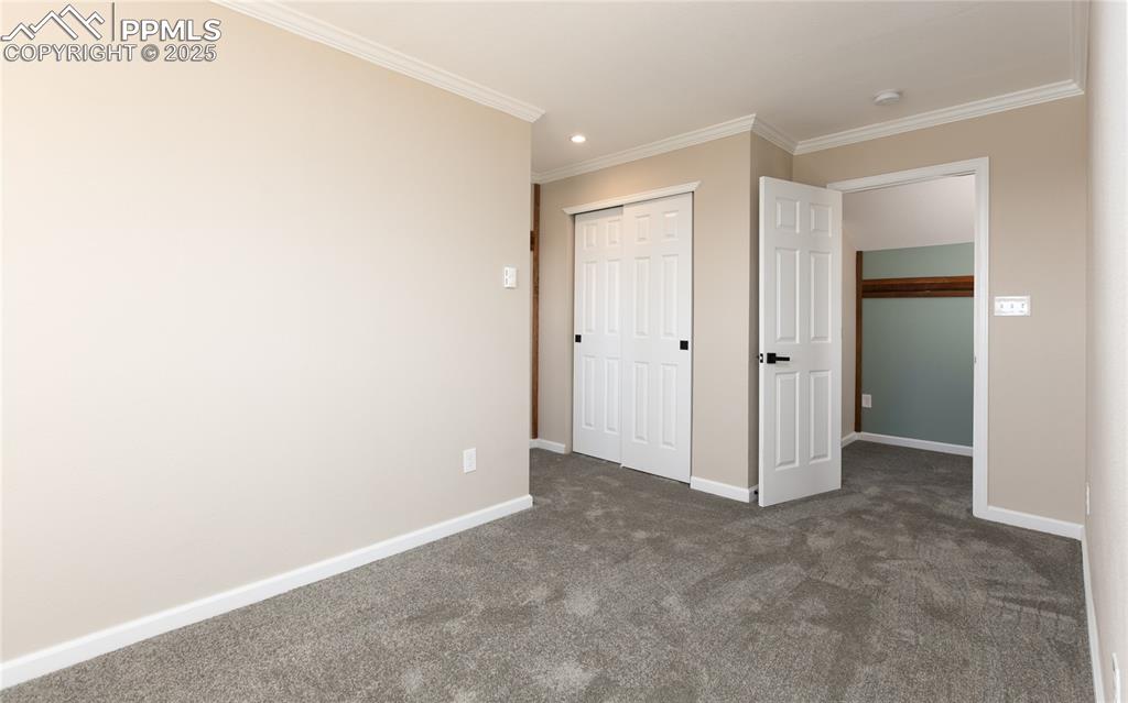 Image 19 of 23: Bedroom