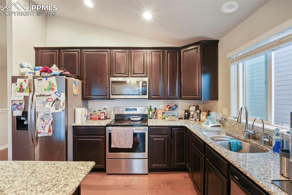 Image 8 of 41: Kitchen