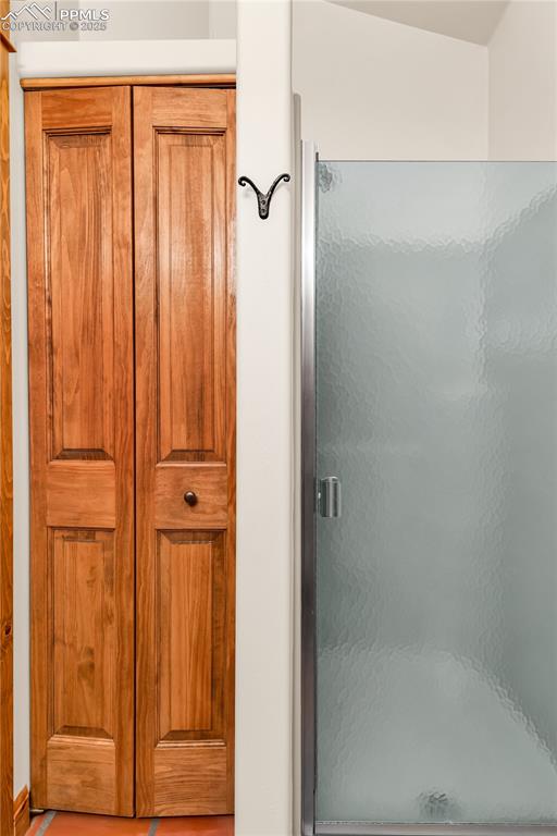 Image 36 of 43: Bathroom