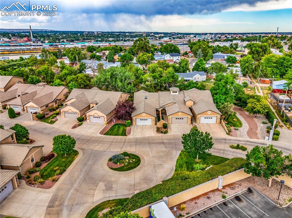 Image 42 of 43: Path conveniently available to get to the Arksas river 