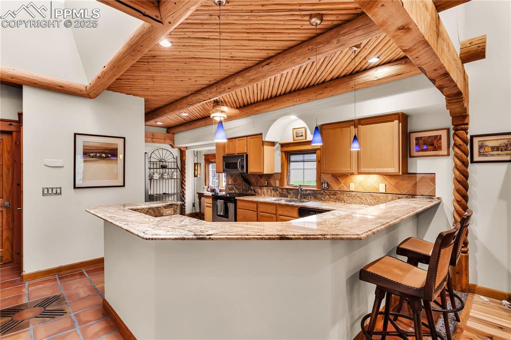 Image 6 of 43: Kitchen