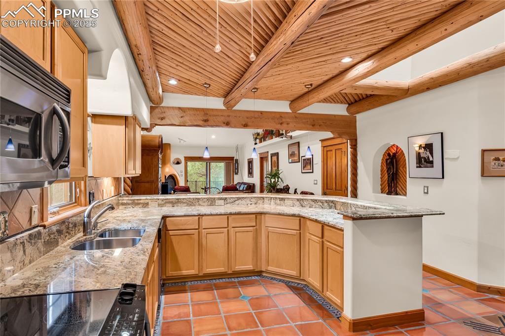 Image 8 of 43: Kitchen