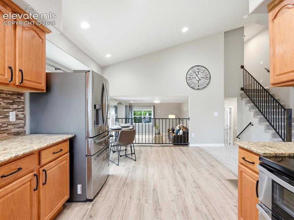 Image 10 of 39: Kitchen