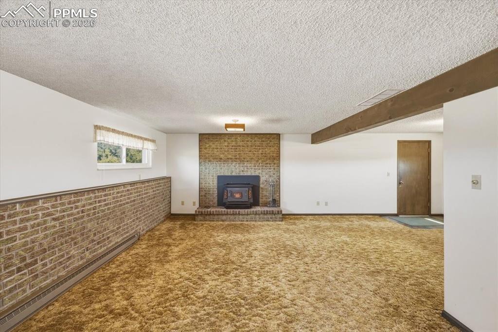 Image 27 of 45: Family Room