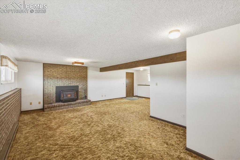 Image 28 of 45: Family Room