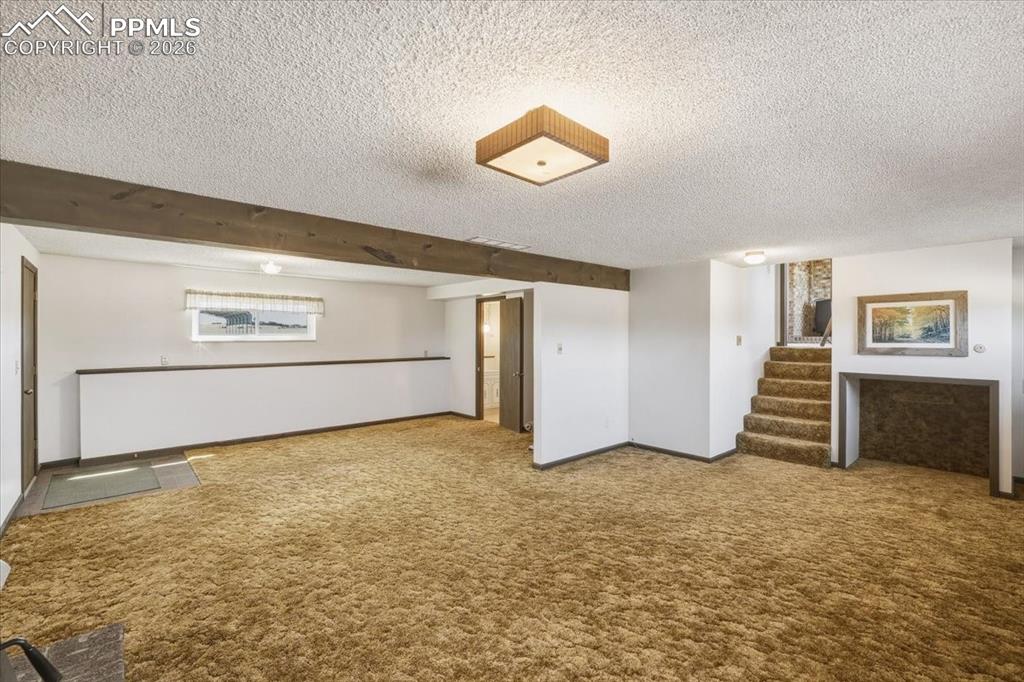 Image 29 of 45: Family Room