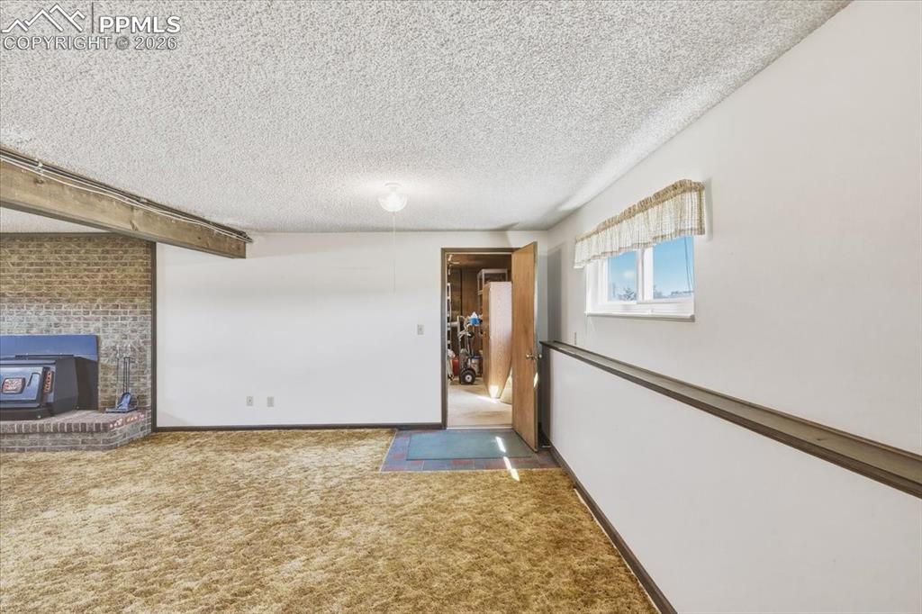 Image 30 of 45: Family Room