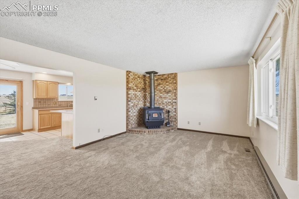 Image 8 of 45: Living Room