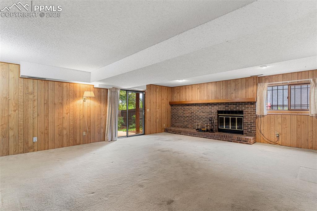 Image 16 of 37: Living Room