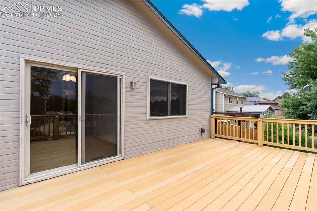 Image 34 of 37: Deck