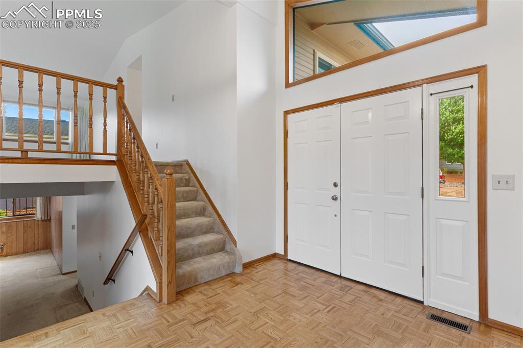 Image 5 of 37: Entry