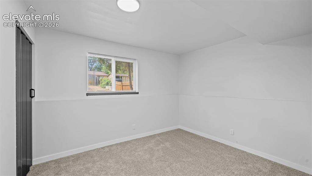 Image 18 of 21: Family Room
