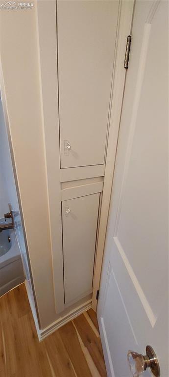 Image 26 of 46: Extra storage in bathroom