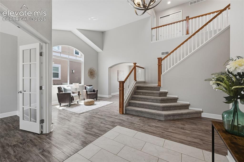 Image 9 of 50: Entry
