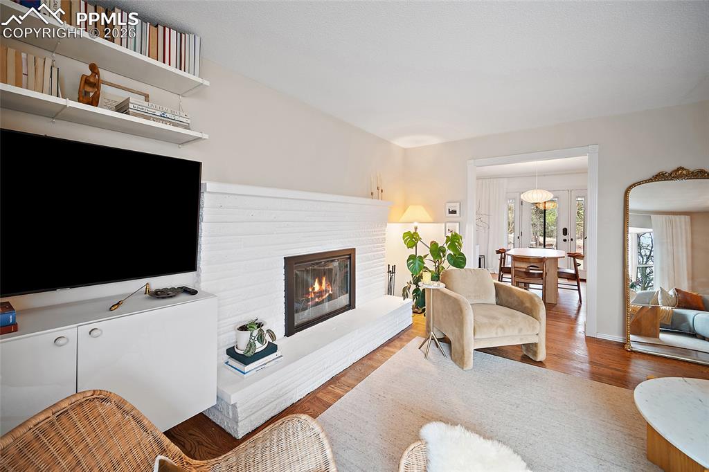 Image 12 of 50: Living Room