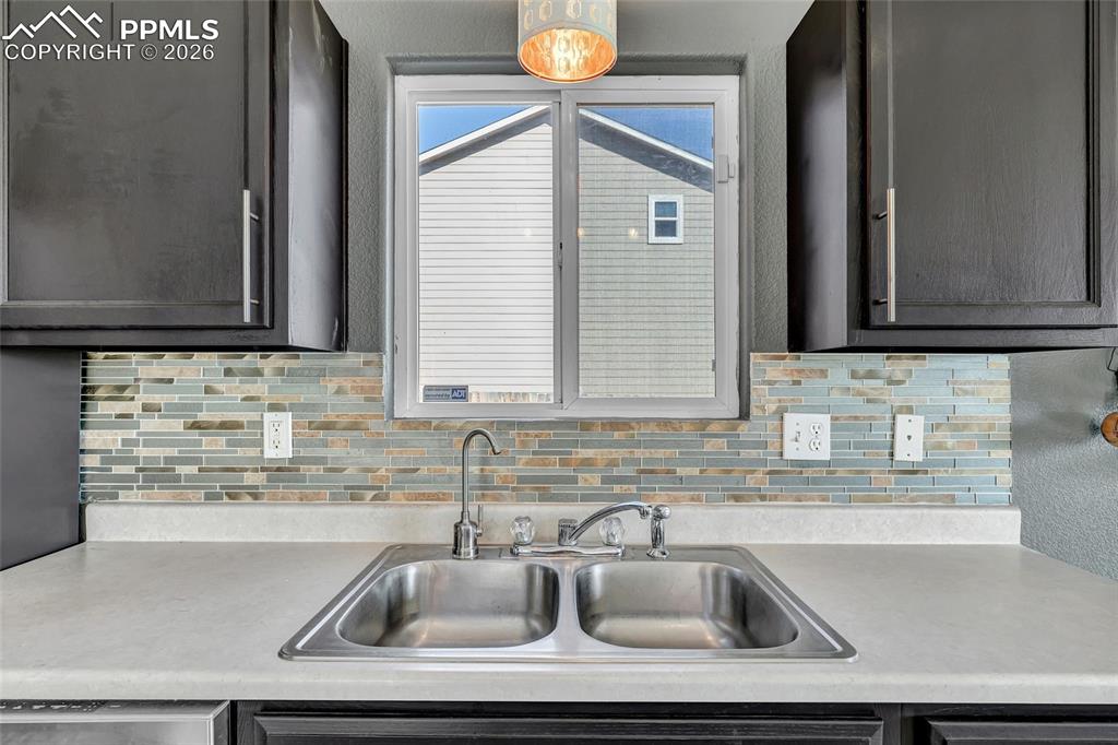 Image 12 of 35: Kitchen